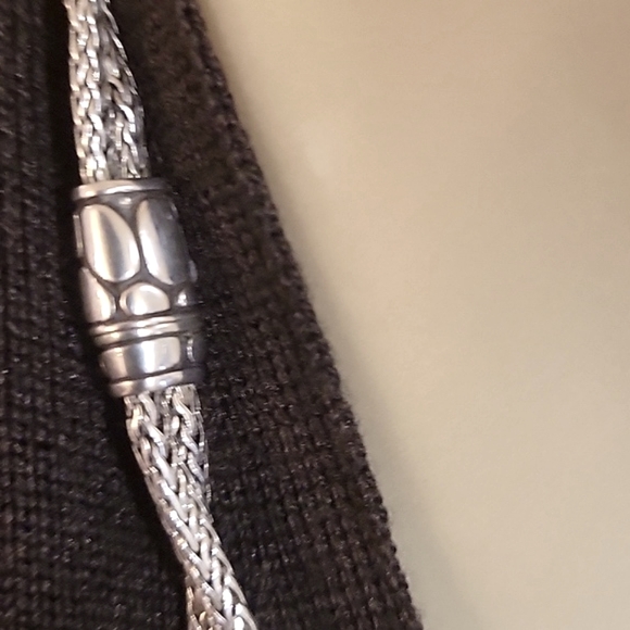 JOHN HARDY Elegant Sterling Silver Necklace and Chain - Picture 10 of 15